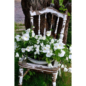 Diamond Painting Bloemen Milena op een stoel